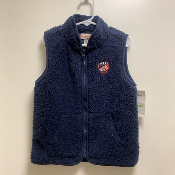 Vest bundle! 4 boy’s outerwear vest - Picture 3 of 6